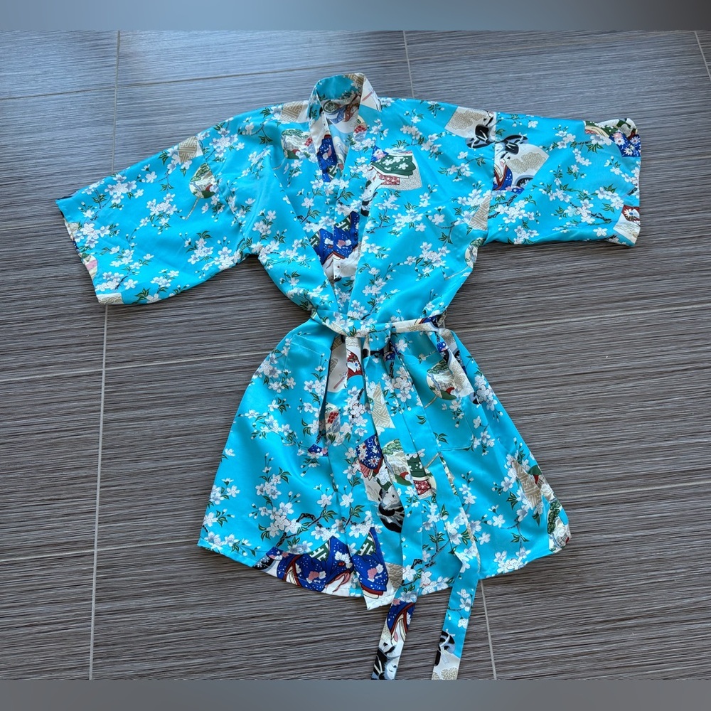 Floral Kimono Robe in Blue size medium